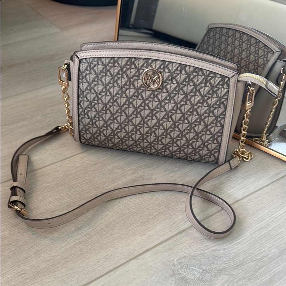 Anne Klein Tan Gold Crossbody Bag with Elegant Design